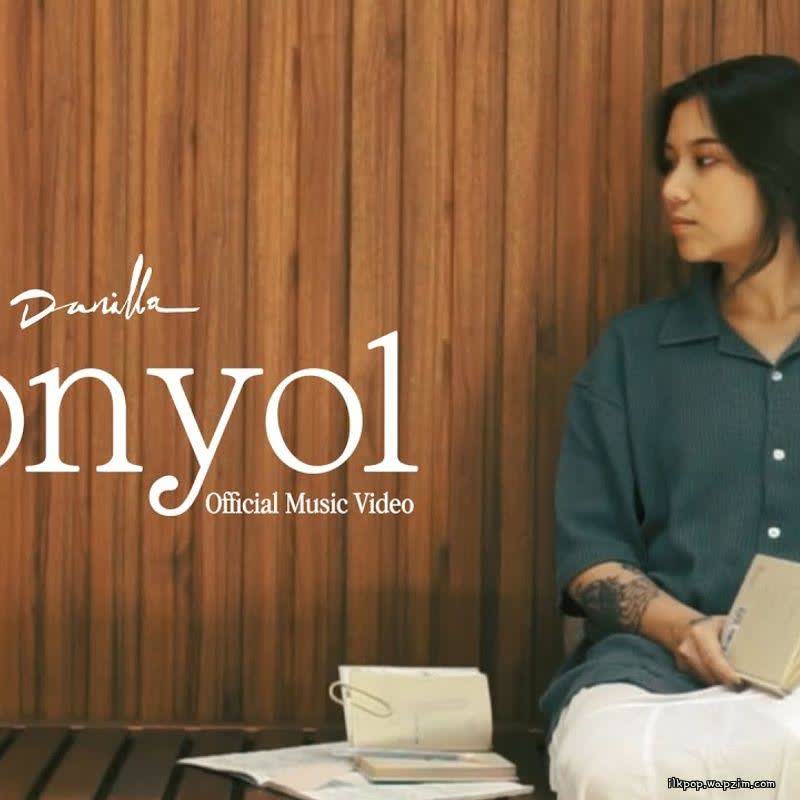 Konyol by Danilla