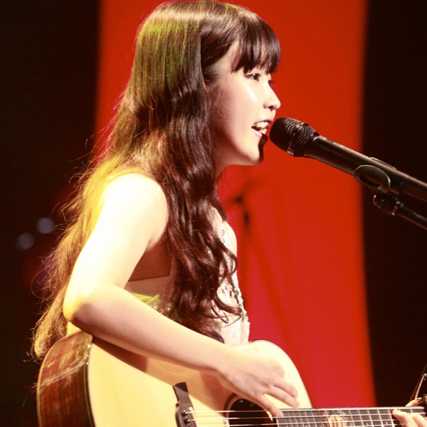 IU – Friend (Live at Tokyo Kokusai Forum 09.17.2012) Image Cover