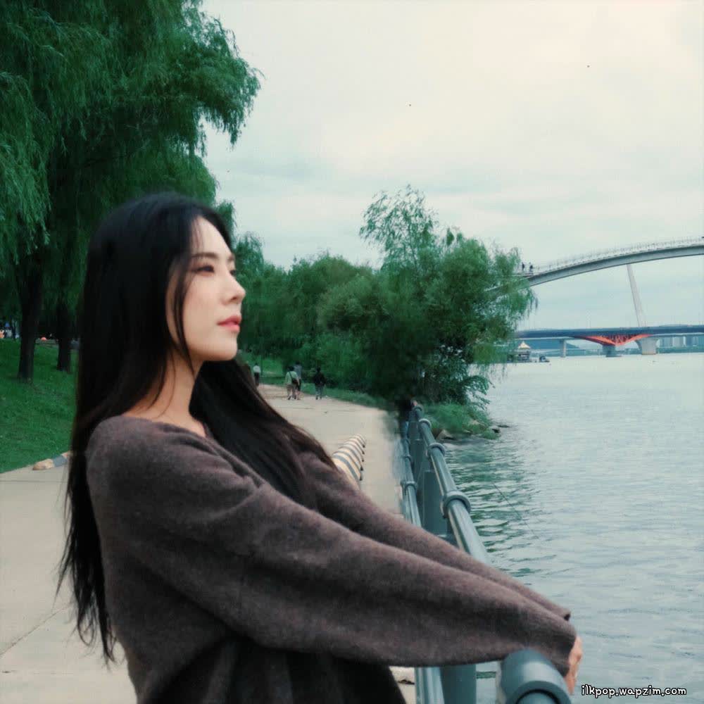 Jeon Youl - 쉬운 이별 같은 건 없어 (There's no such thing as an easy breakup).mp3