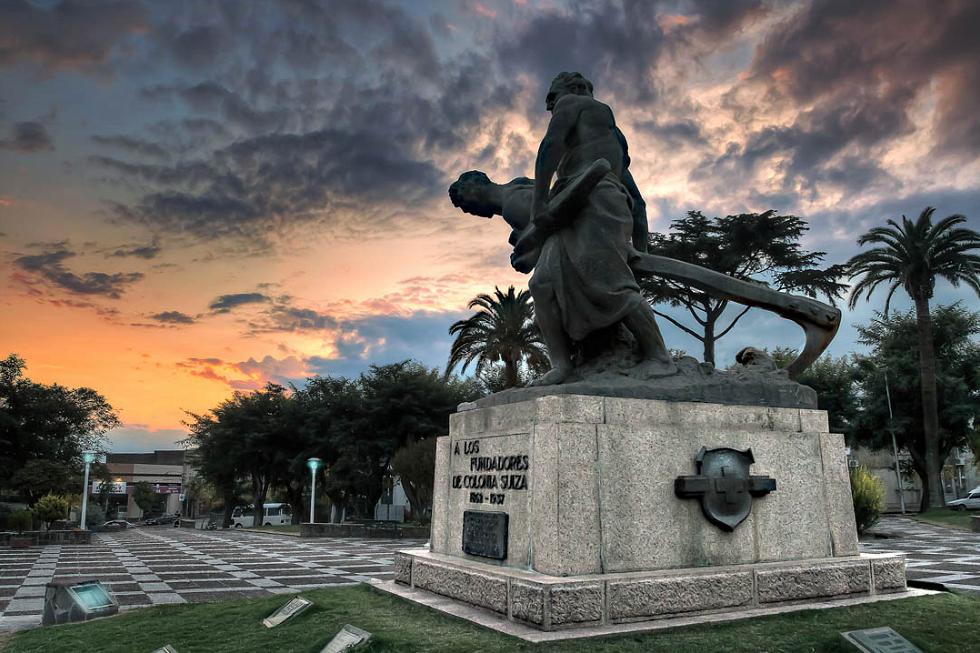 monumento al trabajador N. H. fundadores