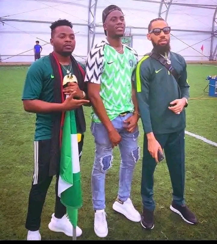 YBNL CEO, Olamide share a stunning throw back Photo with Indigenous Rapper Phyno.