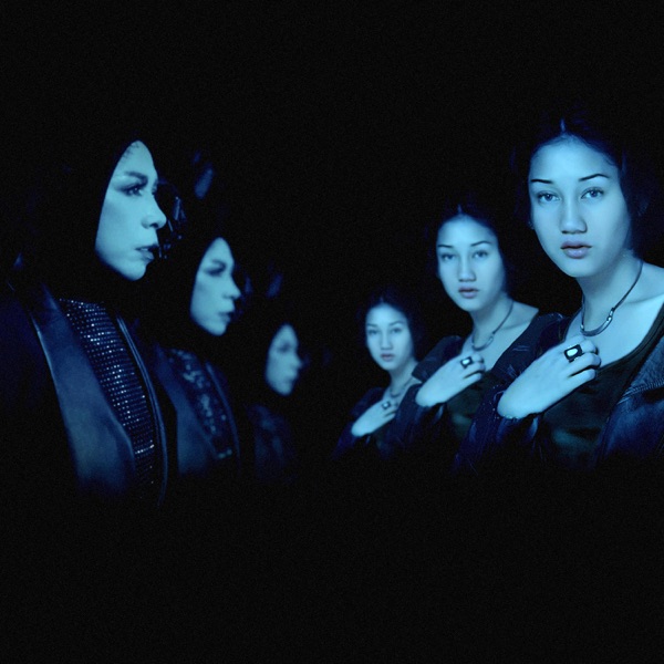 Nike Ardilla & Melly Goeslaw – Bertemu Kembali Image Cover